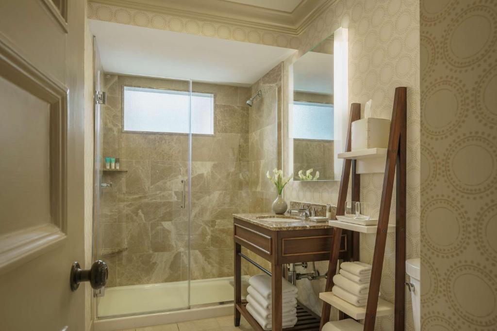 King Room with City View