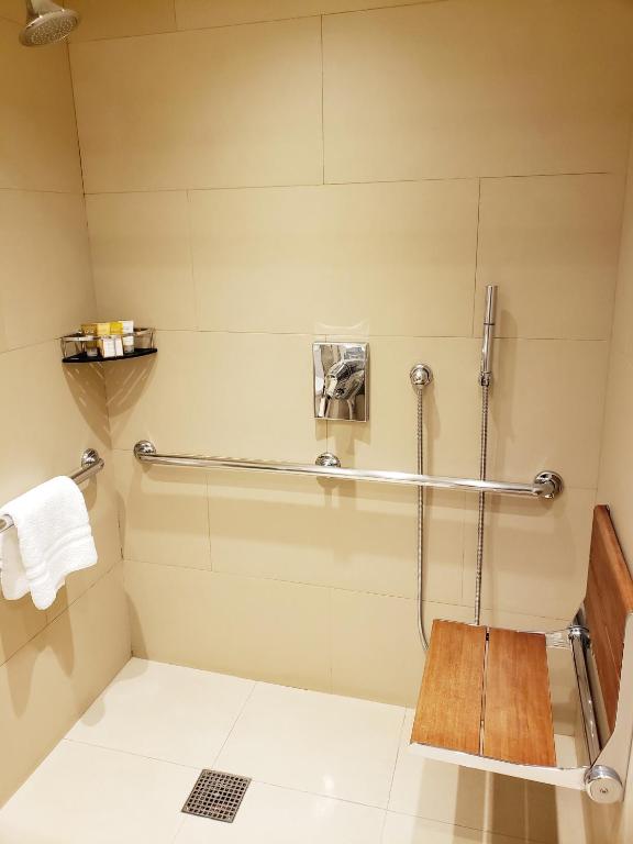 Double Room with Two Double Beds – Disability Access