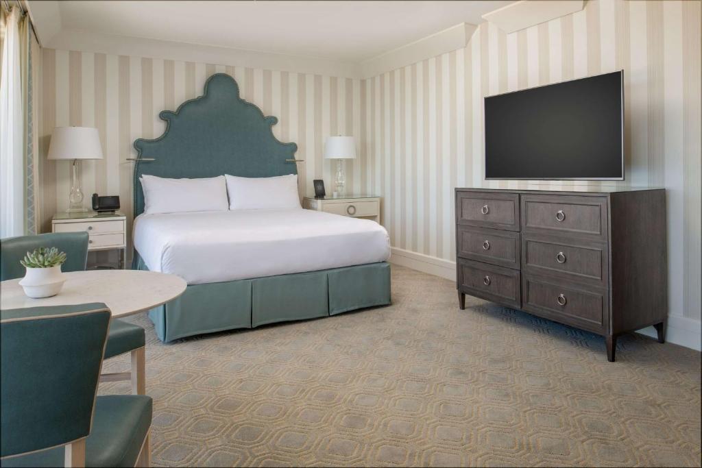 Premium King Studio Suite with Terrace