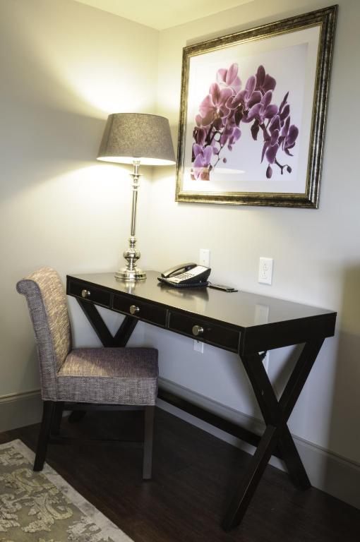 Standard 2 Queens Non-Smoking