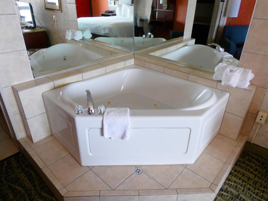 King Room with Whirlpool