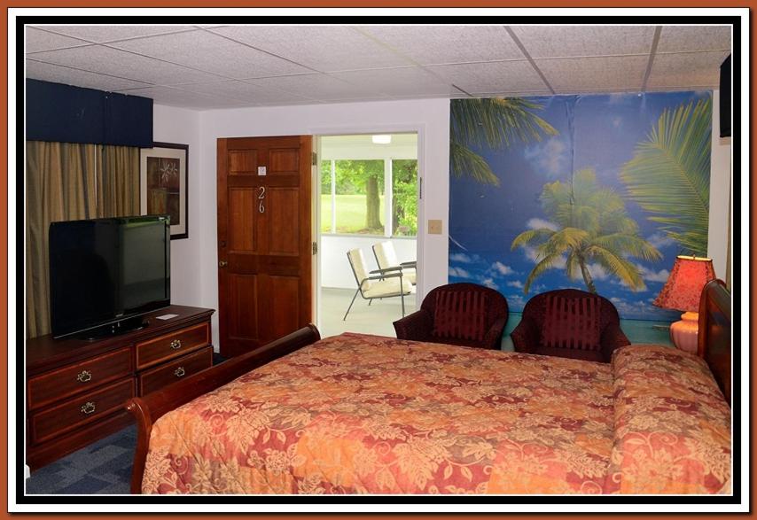 Queen Suite with Spa Bath