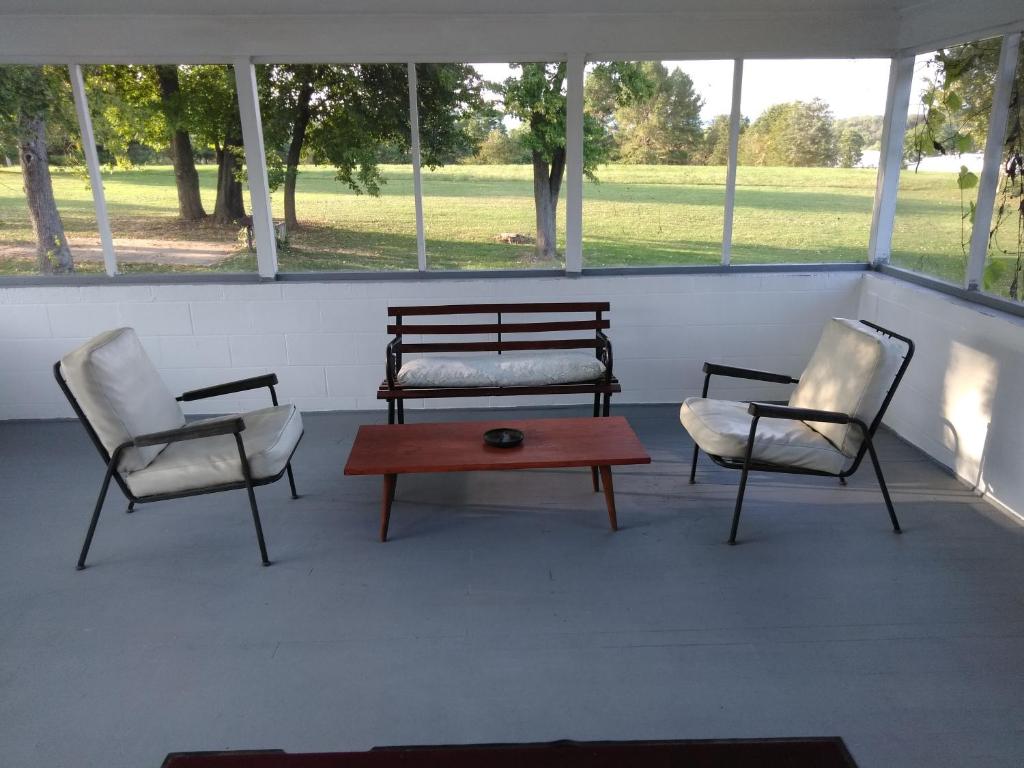 Queen Suite with Spa Bath