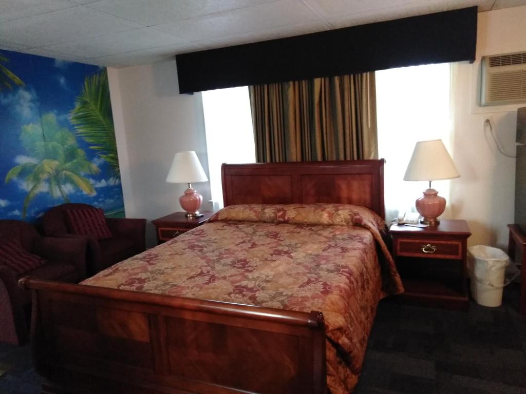 Queen Suite with Spa Bath