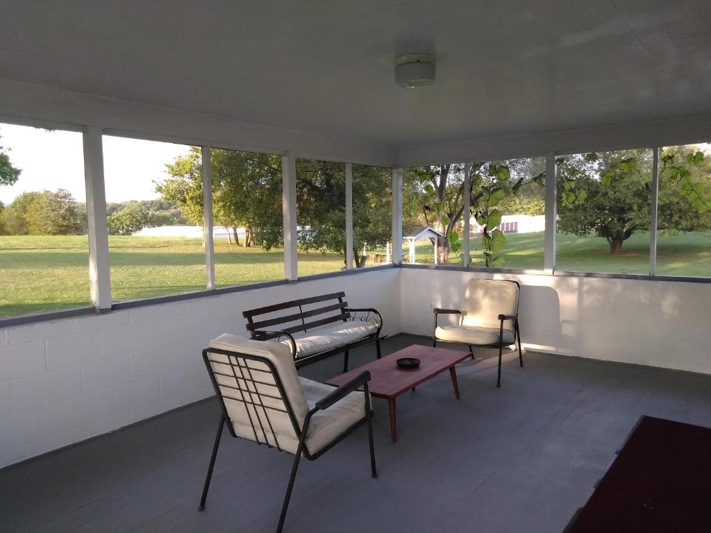 Queen Suite with Spa Bath