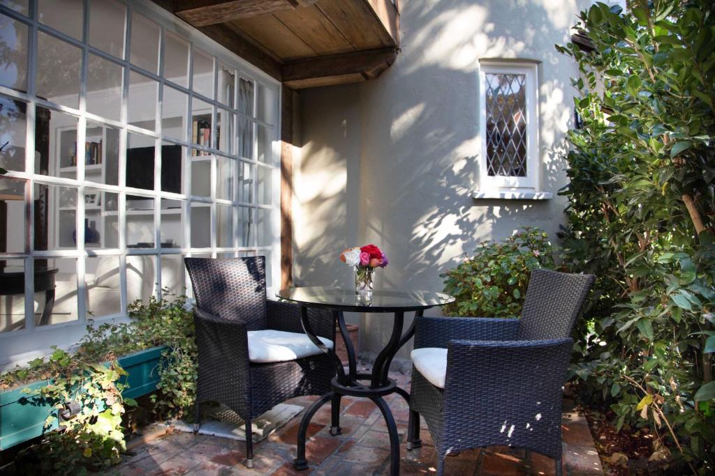 Deluxe King One-Bedroom