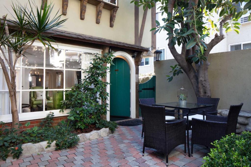 Deluxe King One-Bedroom