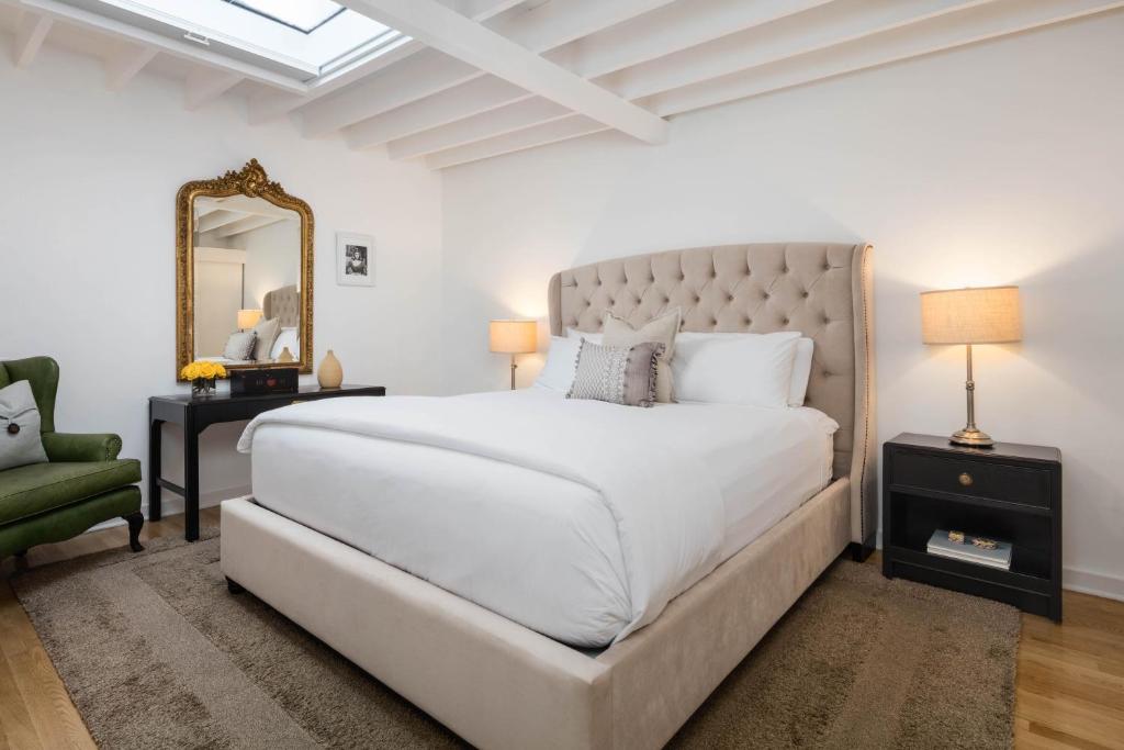 Deluxe King One-Bedroom