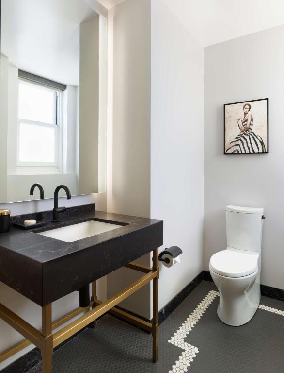 Deluxe One Bedroom Suite