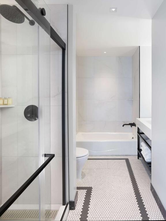 One-Bedroom King Suite – Non-Smoking