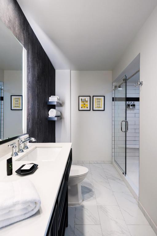 One-Bedroom King Suite