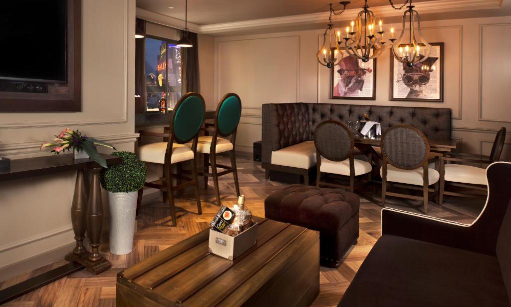 Boulevard Suite – Non-Smoking – Caesars Suites