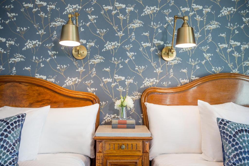 Classic Double Room with Two Double Beds