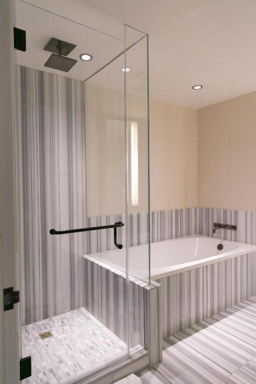 Hudson Square One-Bedroom Suite