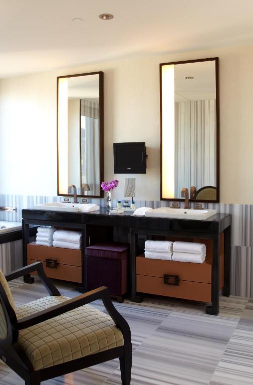 Skyline View One-Bedroom Suite