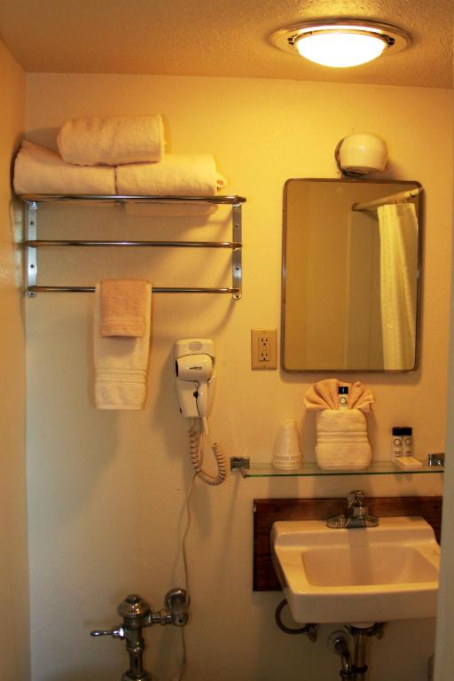 Queen Room with Kitchenette