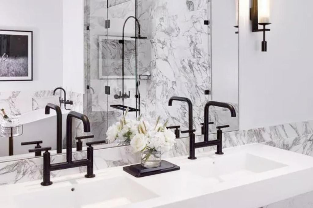 Queen Room – Disability Access