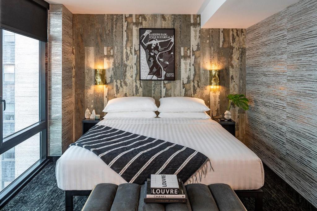 Superior Corner Queen