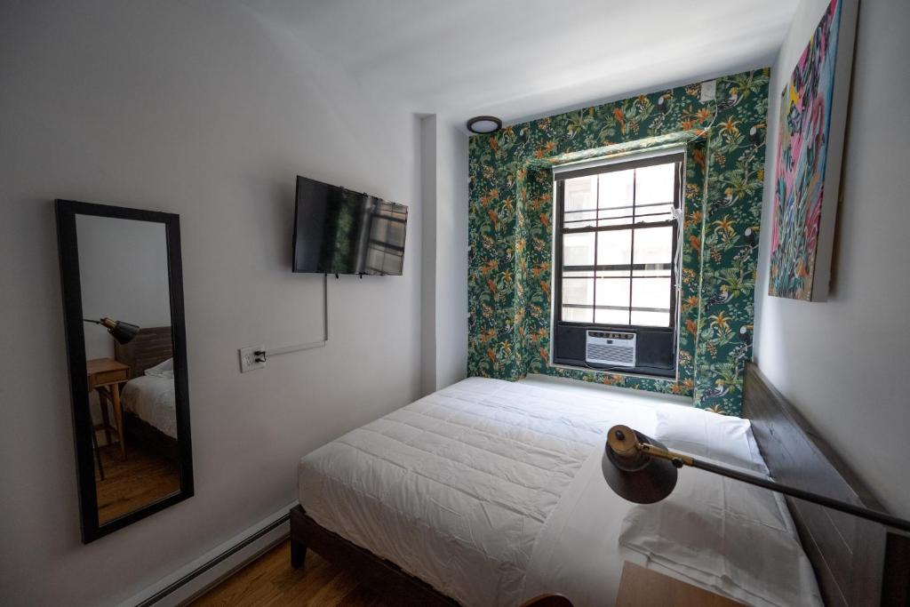 King Room with Shared Bathroom