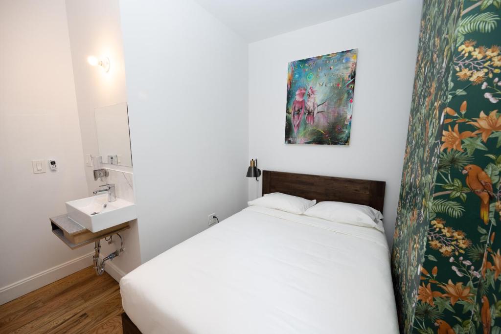 King Room with Shared Bathroom