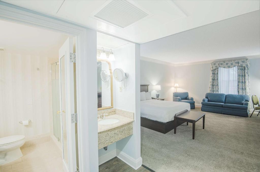 King Suite with Fireplace