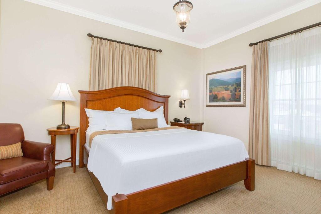 King Room – Non-Smoking