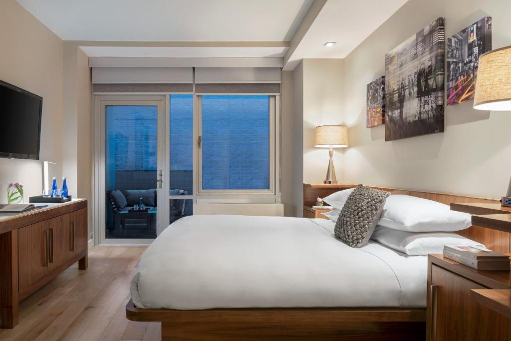 King Room with Balcony