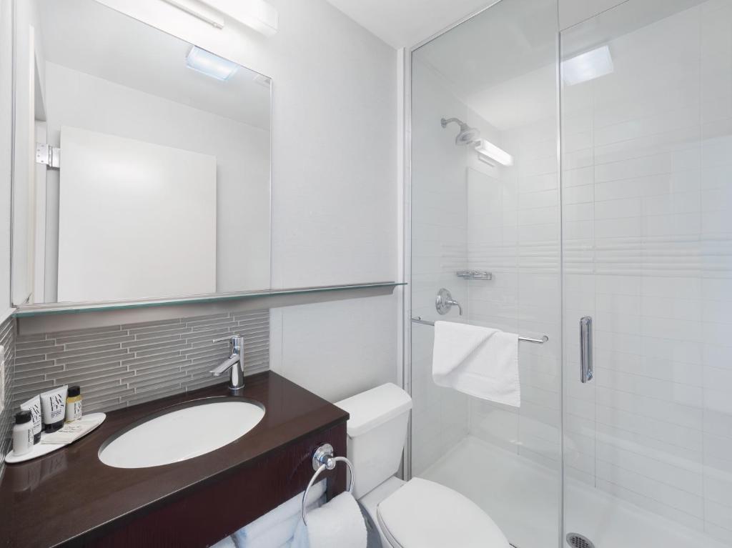 Two Double Beds Deluxe Balcony Non-Smoking