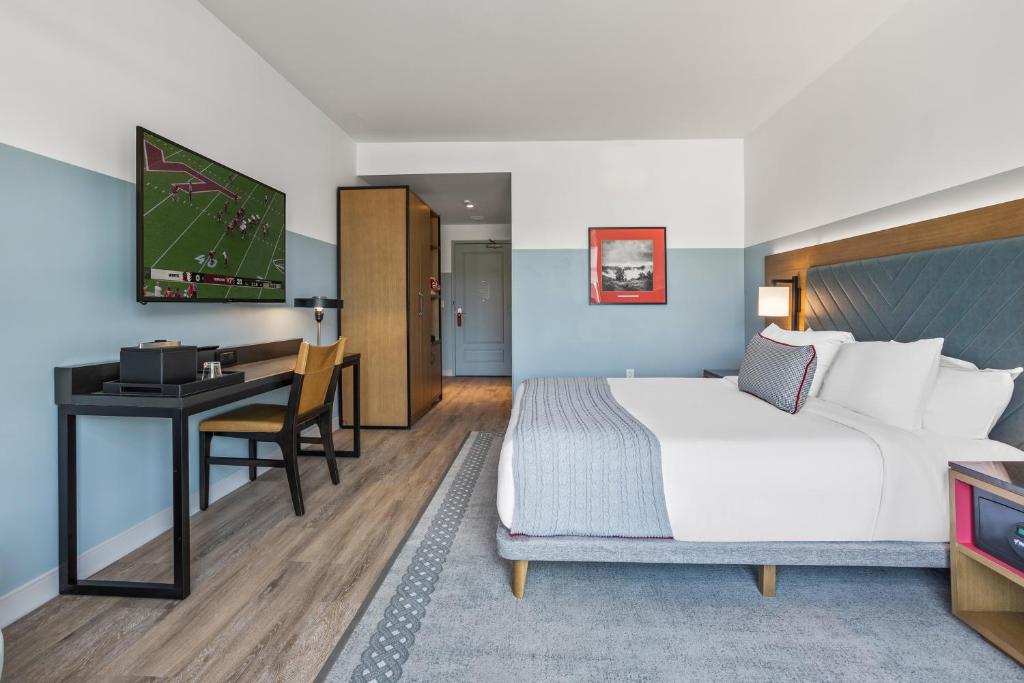 Single Room with Mountain View