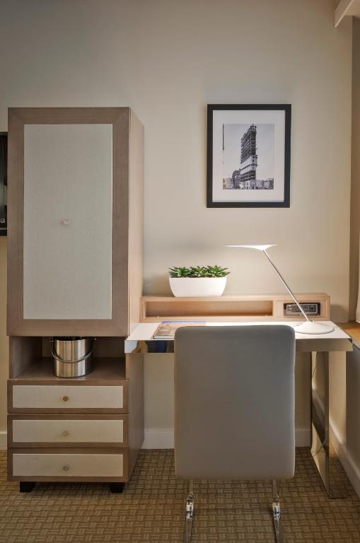 Interior Room – No Windows