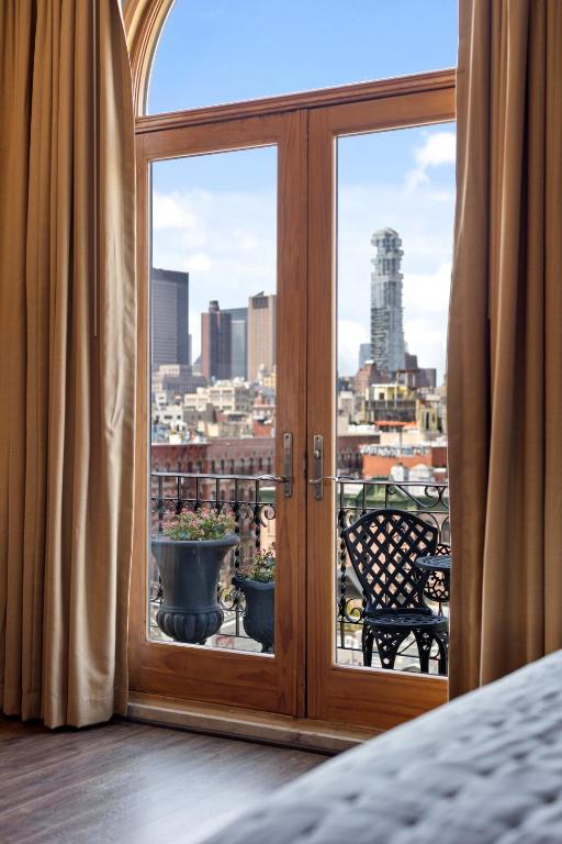 Quintessential King with Balcony