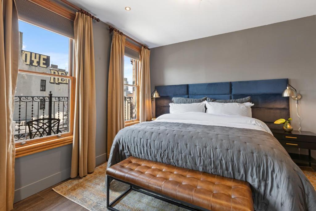 Quintessential King with Balcony