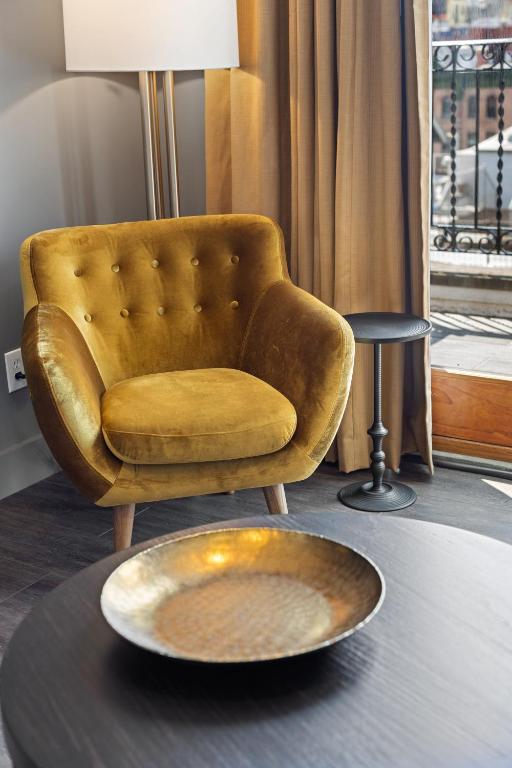 Quintessential King with Balcony