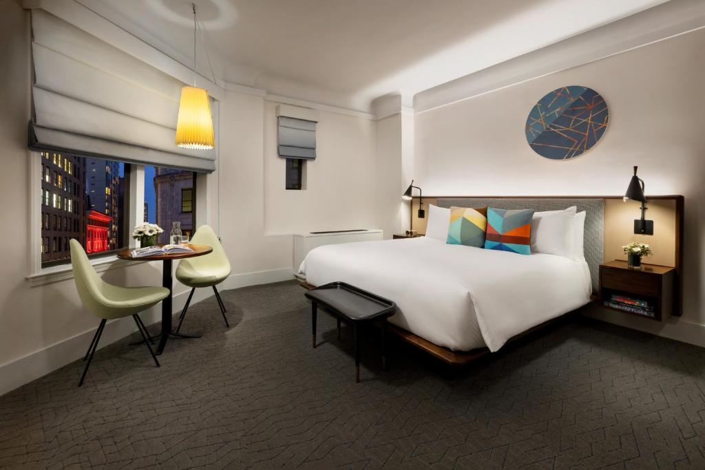 Deluxe Guest Corner King