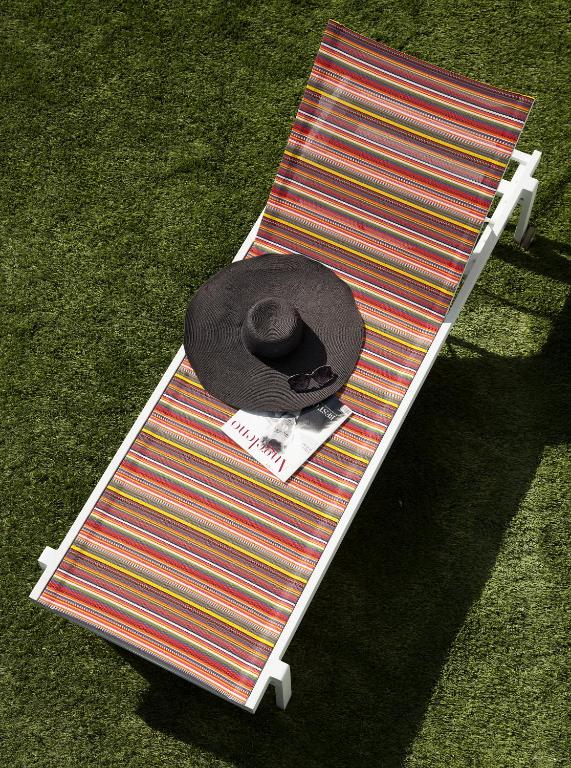 King Suite with Courtyard View