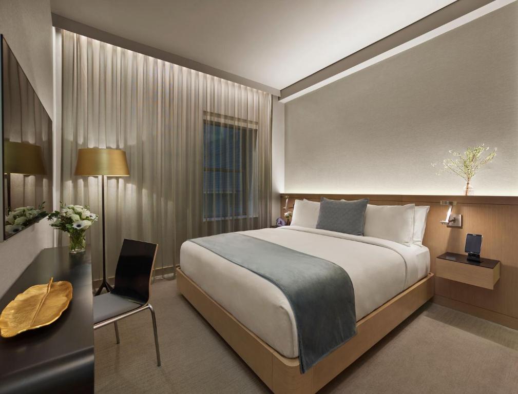 Deluxe Room with One King Bed