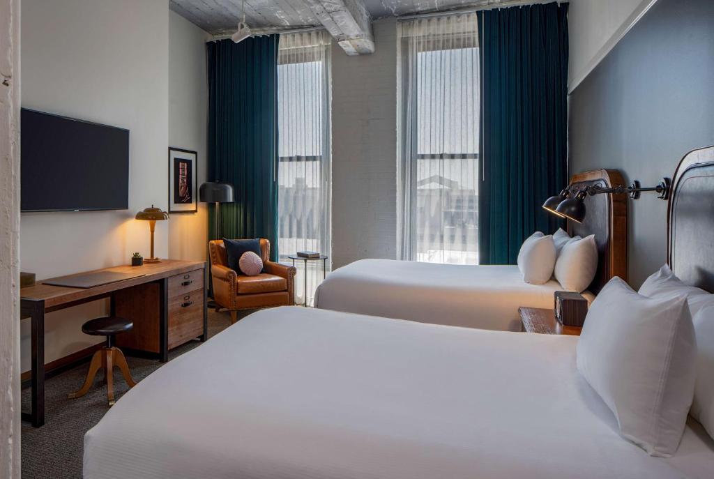 Deluxe Queen Room with Two Queen Beds