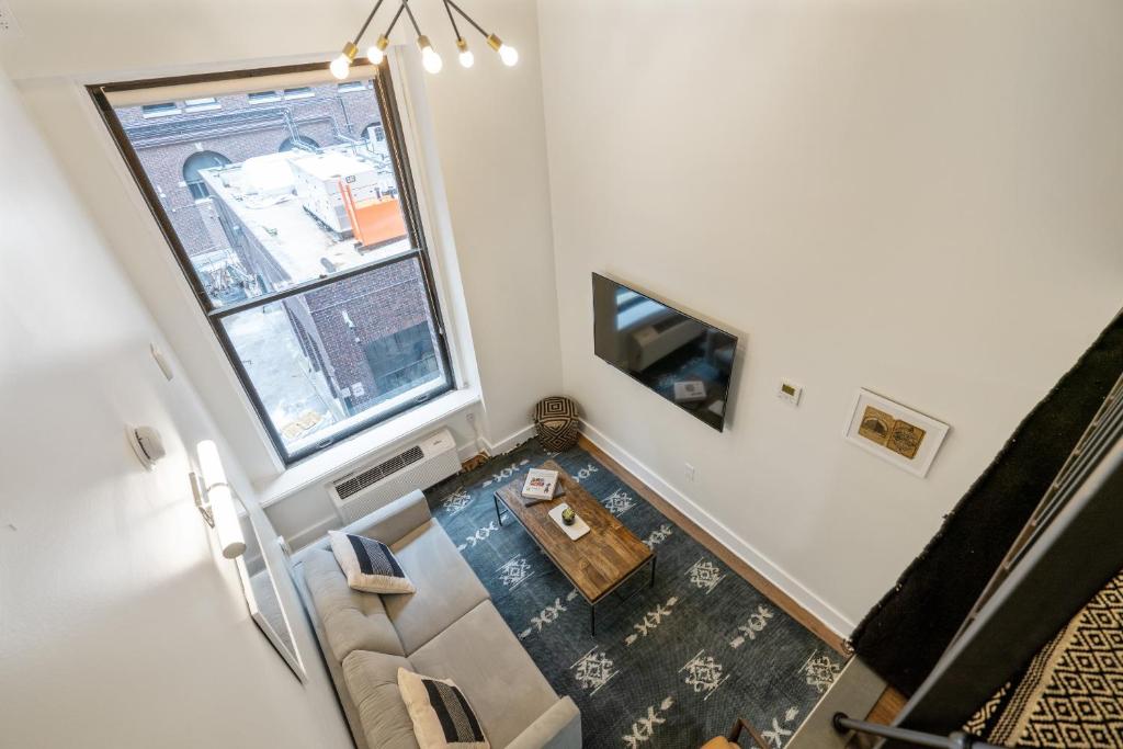 Studio – Split Level