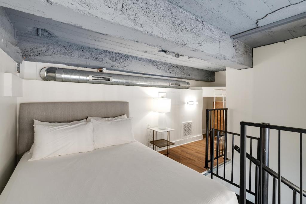 Studio – Split Level