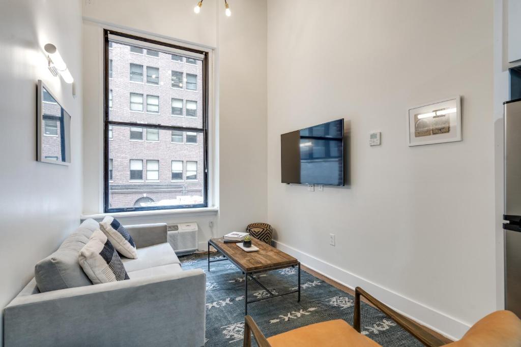 Studio – Split Level