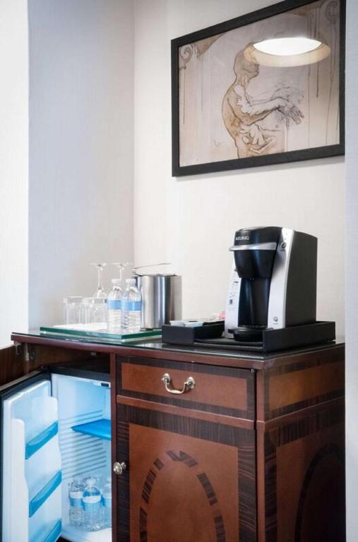 Deluxe King Suite – Hearing Accessible