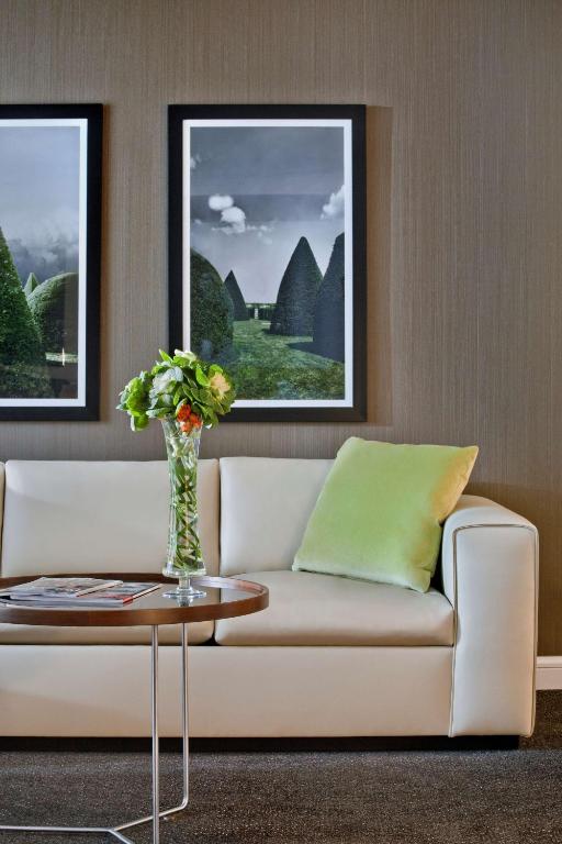 Executive One-Bedroom King Suite