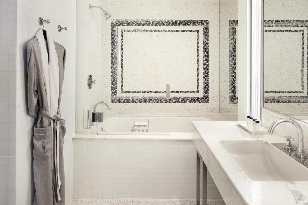 London Suite One Bedroom