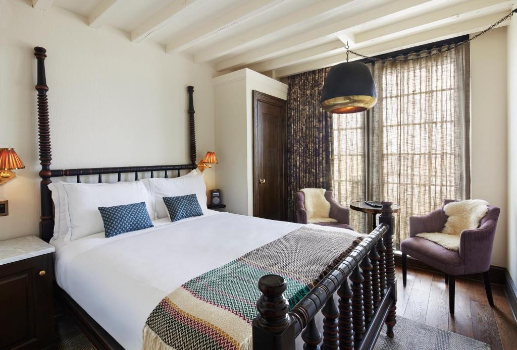 Queen Studio – High Floor