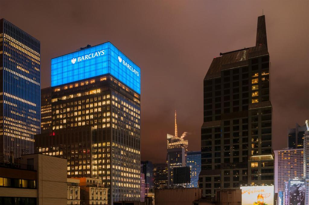 Guest Room with Two Double Beds – High Floor