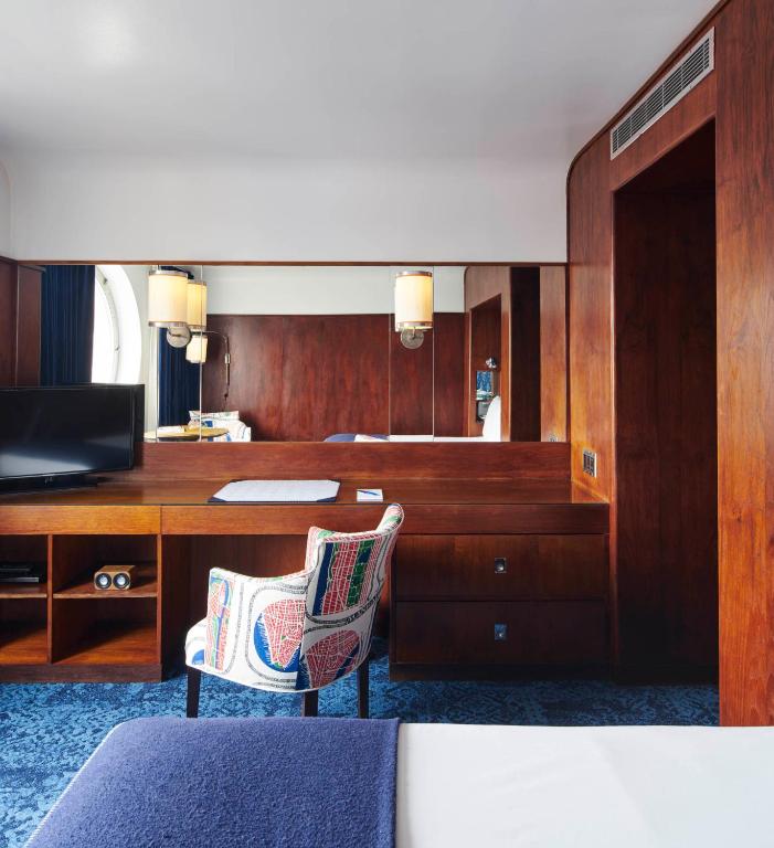 Queen Room – Disability Access