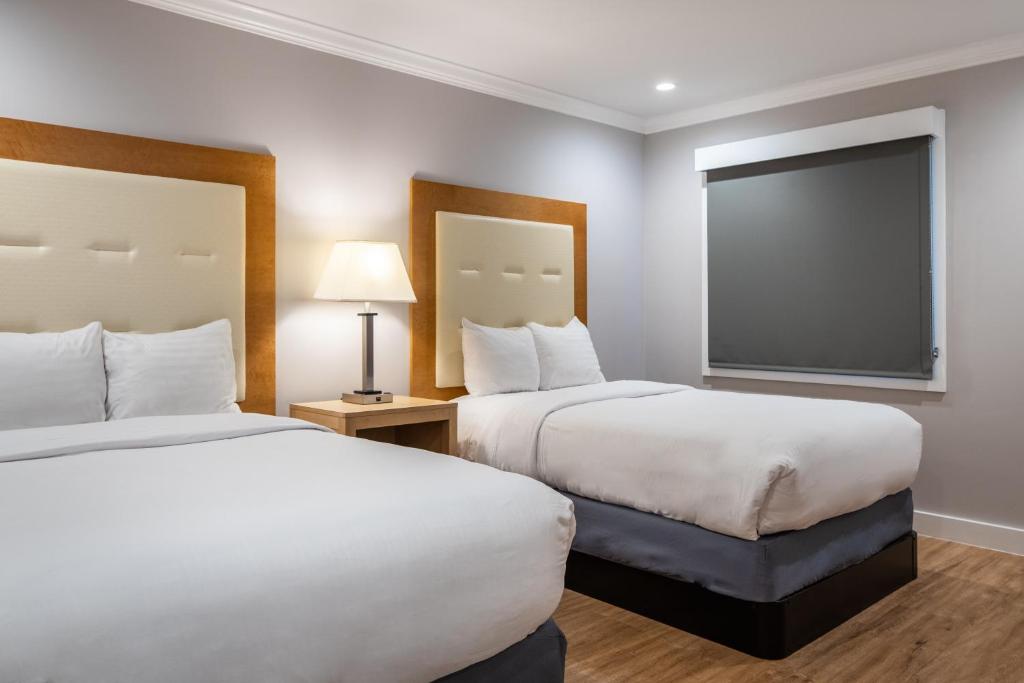 Deluxe Non-Smoking 2 Double Beds Room