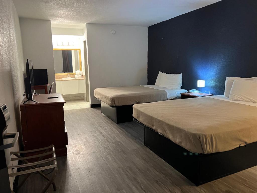 Double Room with Two Double Beds – Non-Smoking