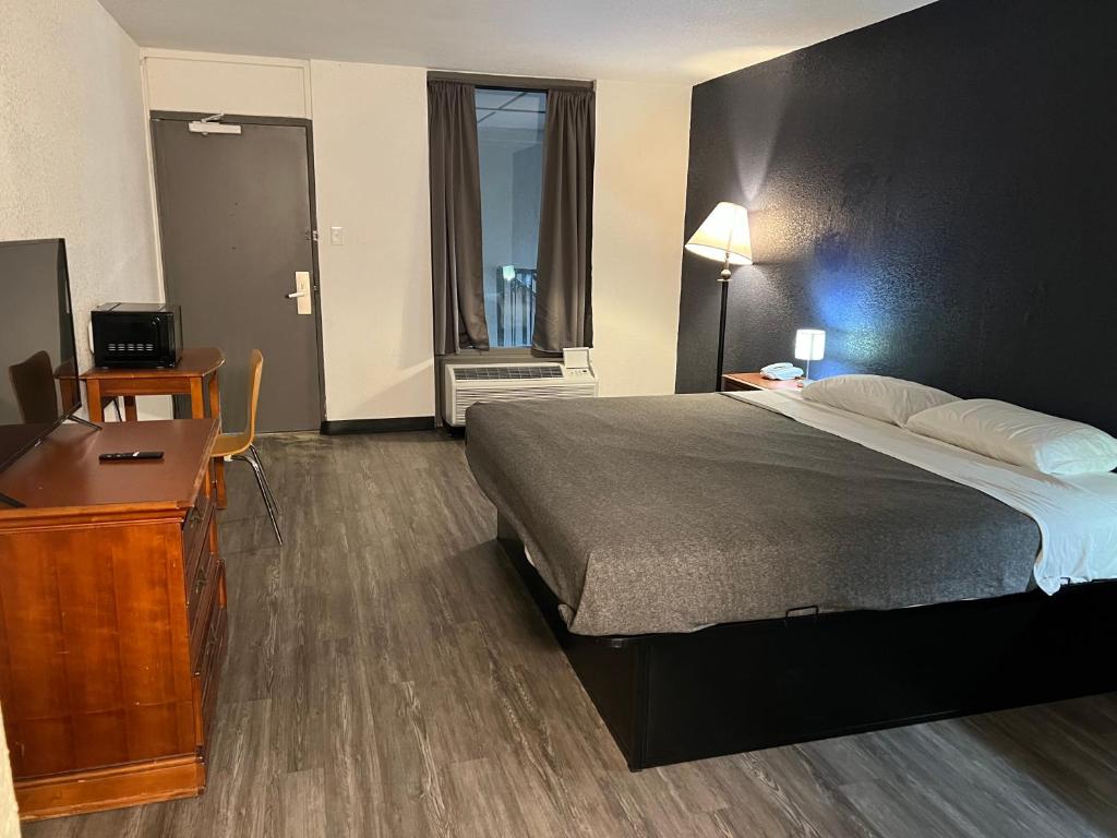 King Room – Non-Smoking