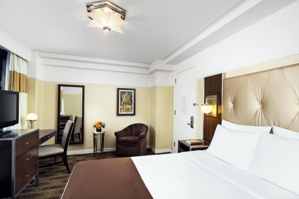 Standard Queen Room with View